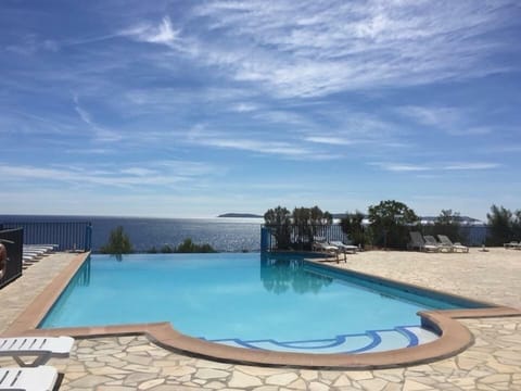 Outdoor pool, an infinity pool