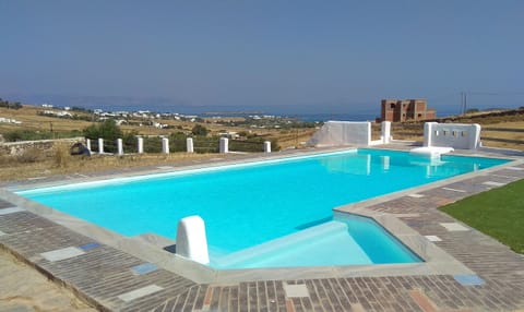 Swimming pool with sea view