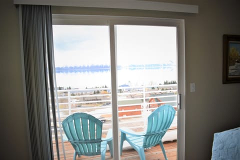 Lake View Condo 942 #4 | 2 Bed, 2 Bath | Garden City | VacationRenter