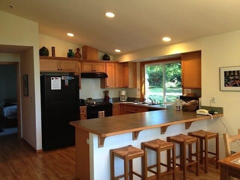 Kitchen, updated fridge, coffee maker and cookware