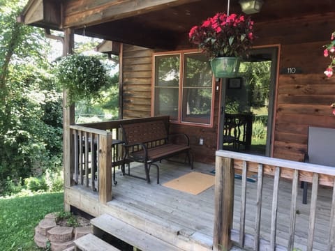 Cabin Porch and entrance.