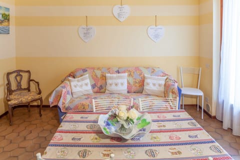 Dining Room, Kitchen