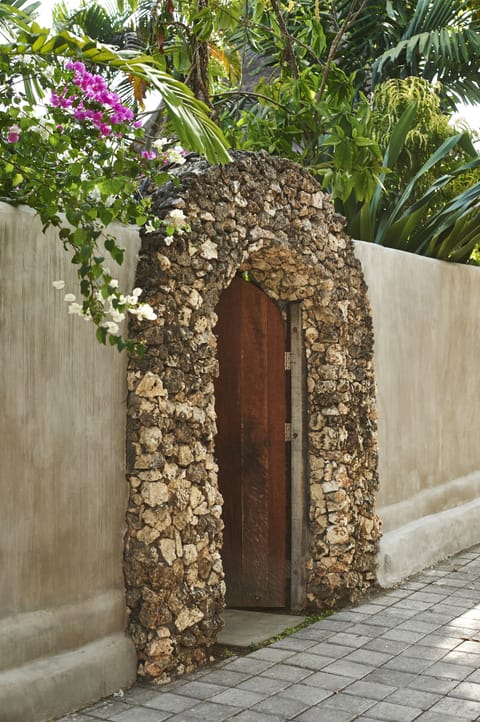 Tropical Authentic Balinese House (2br)