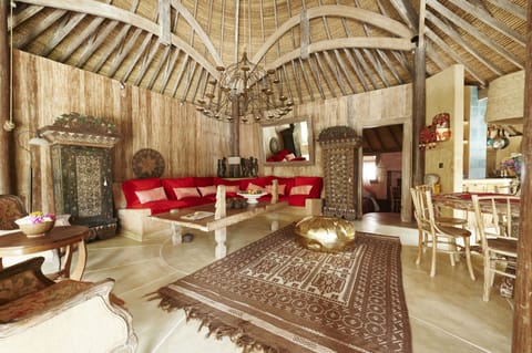 Tropical Authentic Balinese House (2br)