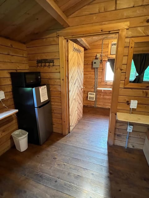 Entry to 2nd bedroom