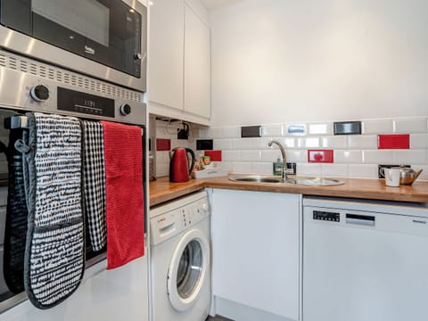 Kitchen | Stable Cottage - Amroth Cottages, Amroth, near Saundersfoot