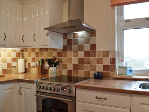 Kitchen | Padraig&rsquo;s Cottage, Howbeg (Tobha Beag), Isle of South Uist