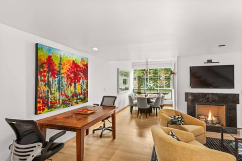 Have to work while you are visiting Aspen Snowmass? This space and one in the lower level suite are available for you to set up your remote office.