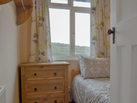 Cosy single bedroom | Avoca, Looe