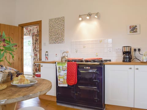 Fully appointed kitchen | Lucklaw Steading Cottage, Balmullo, near St Andrews