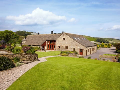 Surrounded by open fields and with uninterupted views | Smallshaw Cottages, Millhouse Green, near Penistone