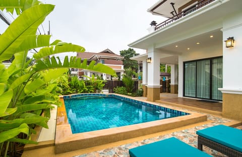 Baan Ari, 12 Person Private Villa