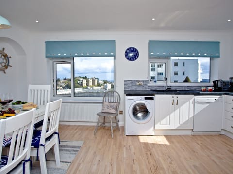 Kitchen/diner | Sea Salt Lodge, Torquay