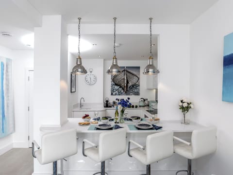 Well equipped kitchen/ dining area | Marina Beach House, Torquay