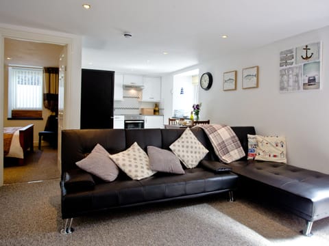 Open plan living space | Devon Villa Garden Apartment, Torquay