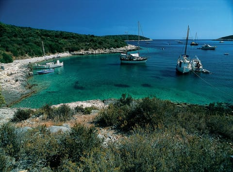 Beach nearby, sun loungers