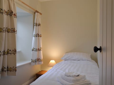Single bedroom | Coopers Cottage, Low Wood, near Ulverston