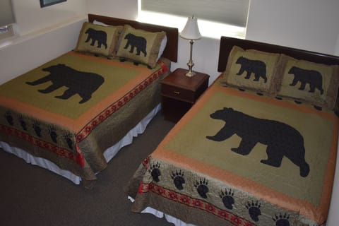 Bears Den #2 - 2 Double Beds