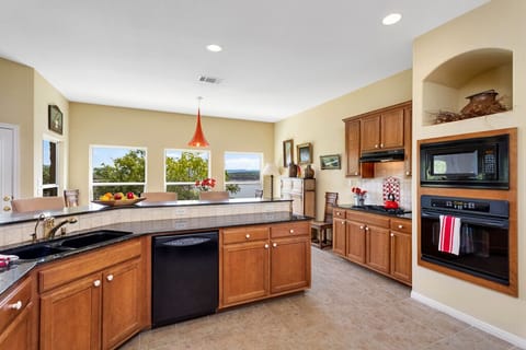 Kitchen - sink, dishwasher, microwave and oven