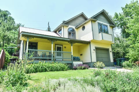 3 Bedroom 3 Bath Private House Downtown Durango, Easy Walking Distance to Main