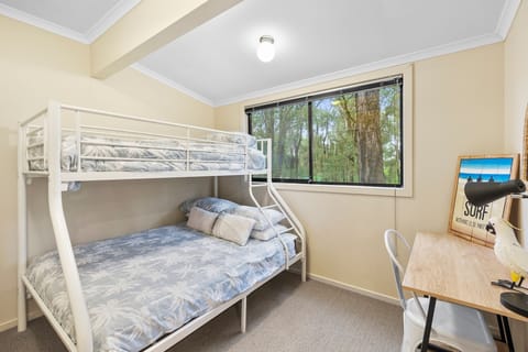 2 bedrooms, iron/ironing board, WiFi