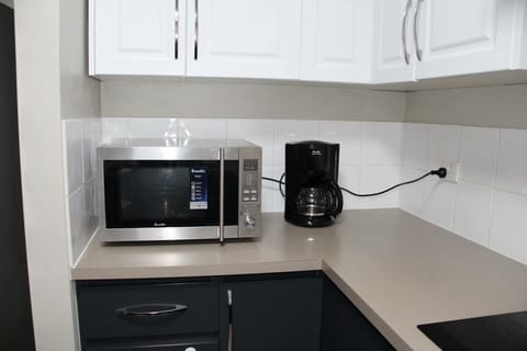 Fridge, microwave, oven, coffee/tea maker