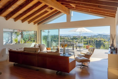 Open concept Living Room with mountain view


