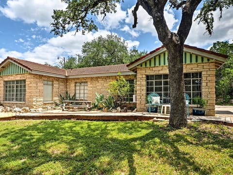 The hillside bungalows offer views of Lake Travis with plenty of shade. 