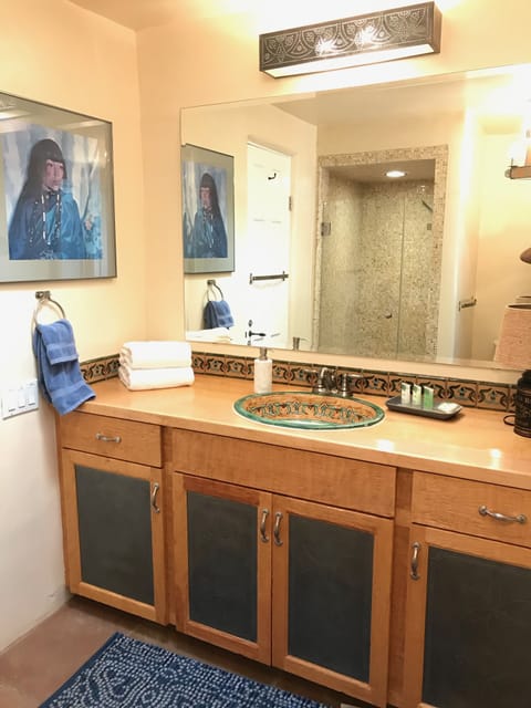 Bathtub, jetted tub, hair dryer, towels