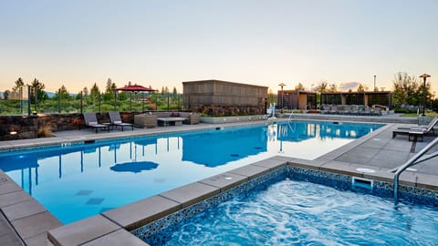 Outdoor pool, a heated pool