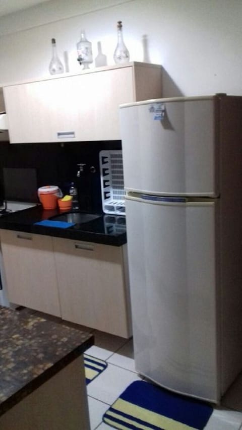 Fridge, oven, stovetop, coffee/tea maker