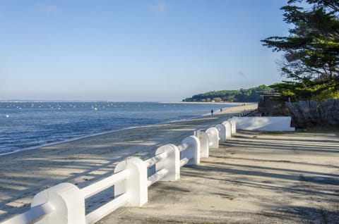 Beach nearby, sun loungers