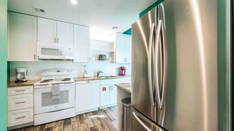 Endless Summer - You'll have everything needed to prepare a meal at home...