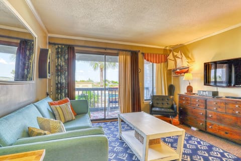 Condo at oceanfront resort w/ shared pool/ tennis - steps to the beach! Condo in Tybee Island