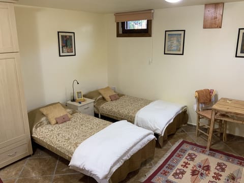 3 bedrooms, in-room safe, iron/ironing board, WiFi