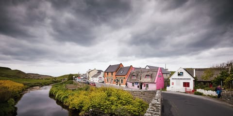 Fisherstreet in Doolin with its pubs and restaurants.. Just a 1 minute walk.