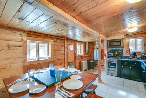 Dining Table | Dishware & Flatware Provided