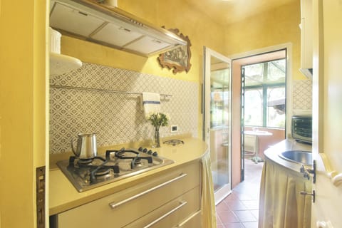 kitchenette (upstair)