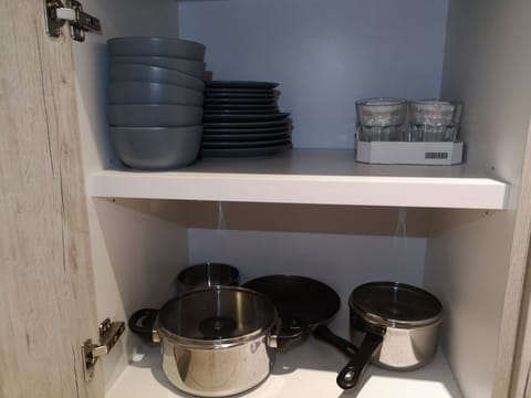 Fridge, electric kettle, cookware/dishes/utensils, ice maker