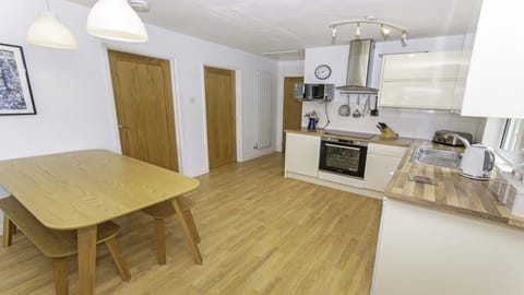 Openplan kitchen lounge