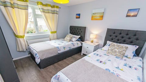 Twin beds at Sandbanks Braunton