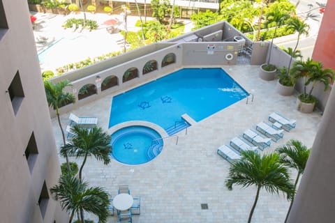 Outdoor pool, a heated pool