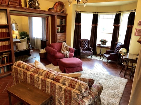 Living room (View from the kitchen) Couch includes a Queen size sleeper