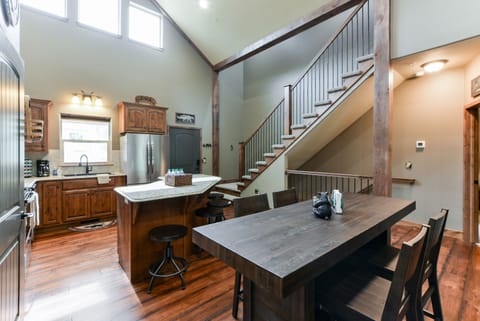 Open Living Area - Make Black Bear Lodge Your Home Away From Home