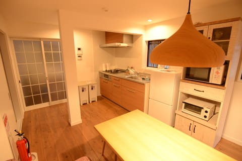 Private kitchen | Fridge, microwave, stovetop, electric kettle