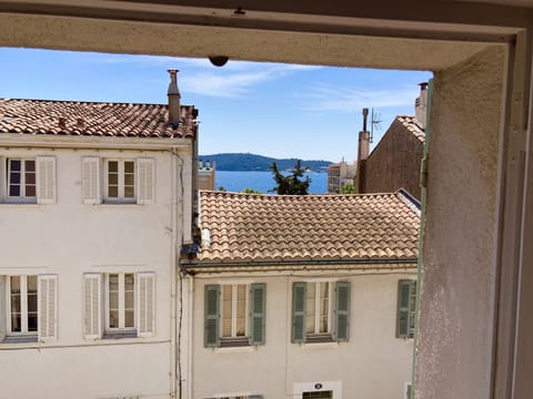 Beau T5 au Mourillon, quiet, 100m from the beaches. Apartment in Toulon