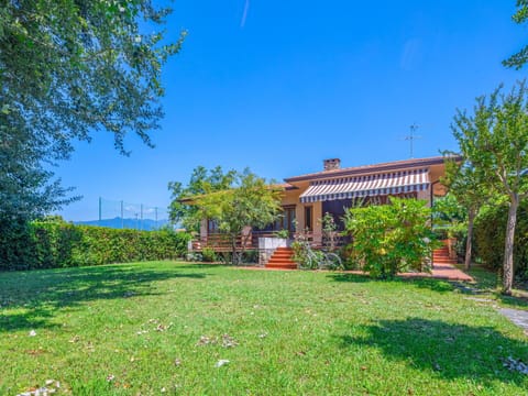 Property, Real Estate, House, Natural Landscape, Land Lot, Building, Home, Estate, Sky, Rural Area