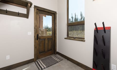 Homestead Chalet 16, Mud Room, 2