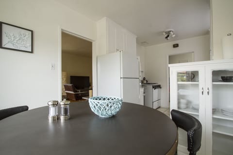 Dining Area, Dining Table