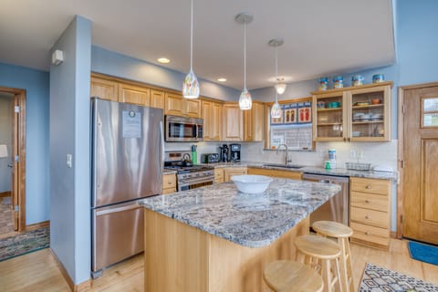 Well equipped Kitchen